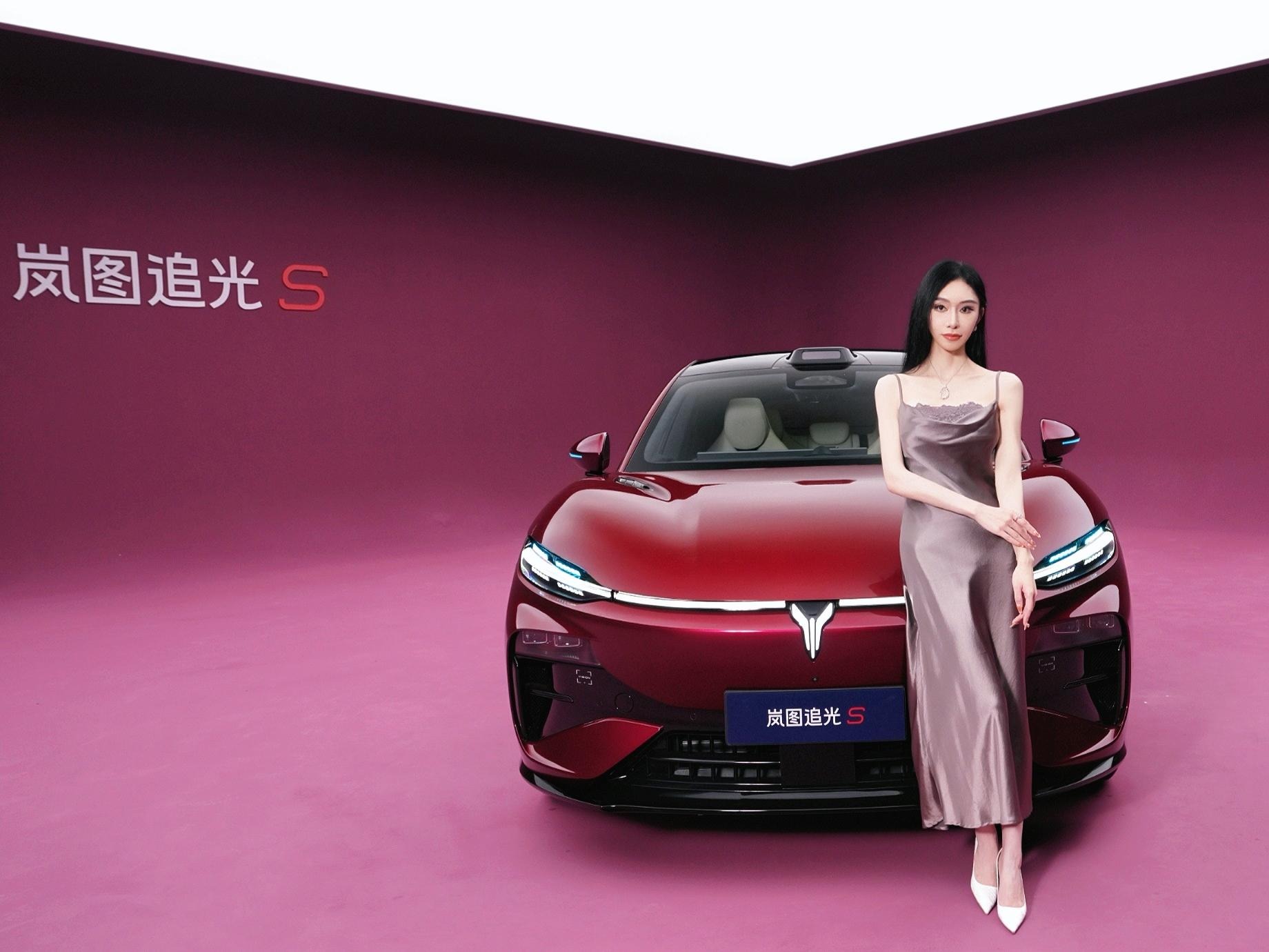 岚图追光L四驱Ultra展示图2