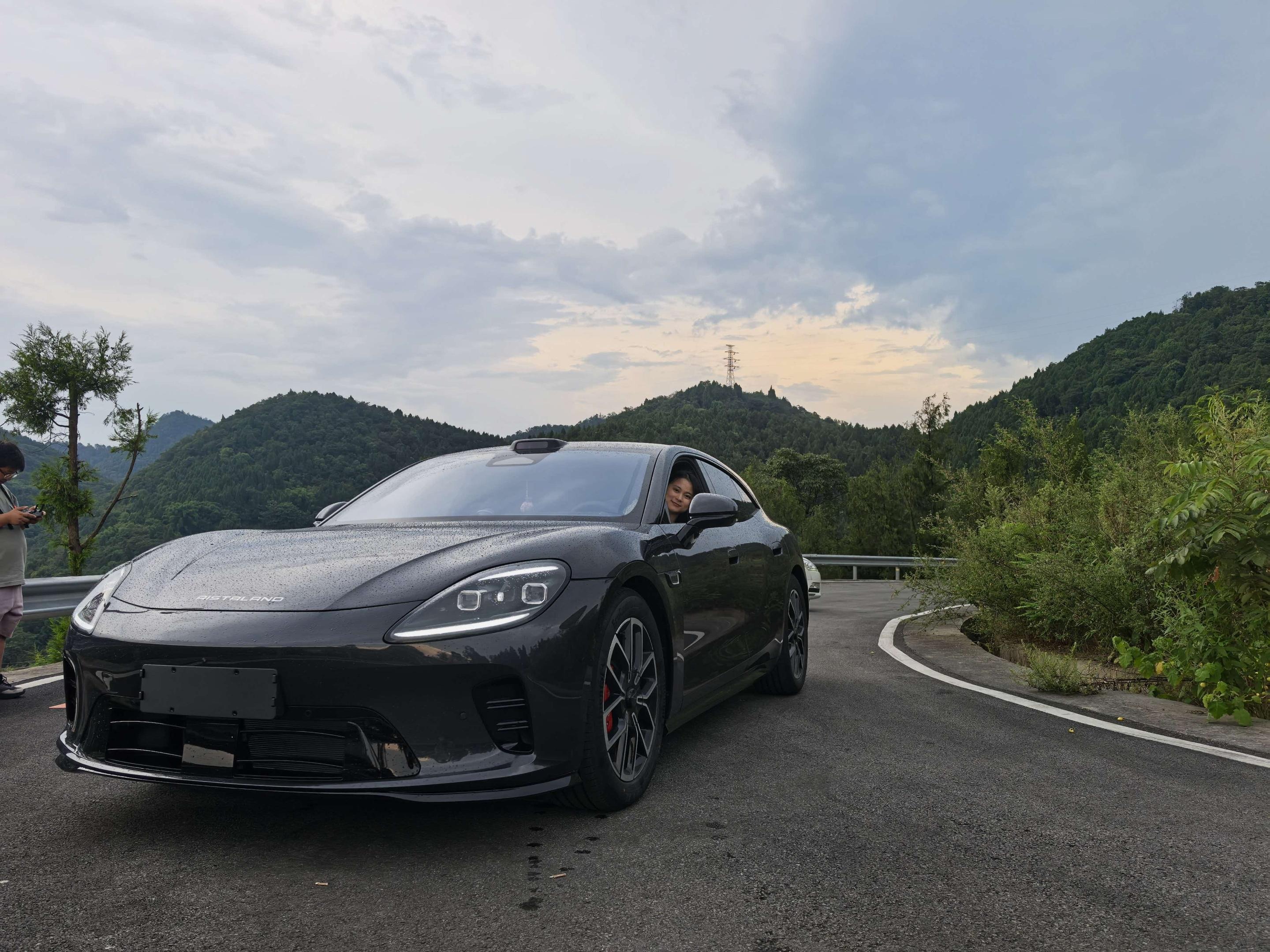 启境GT7Ultra 三电机 四驱展示图2
