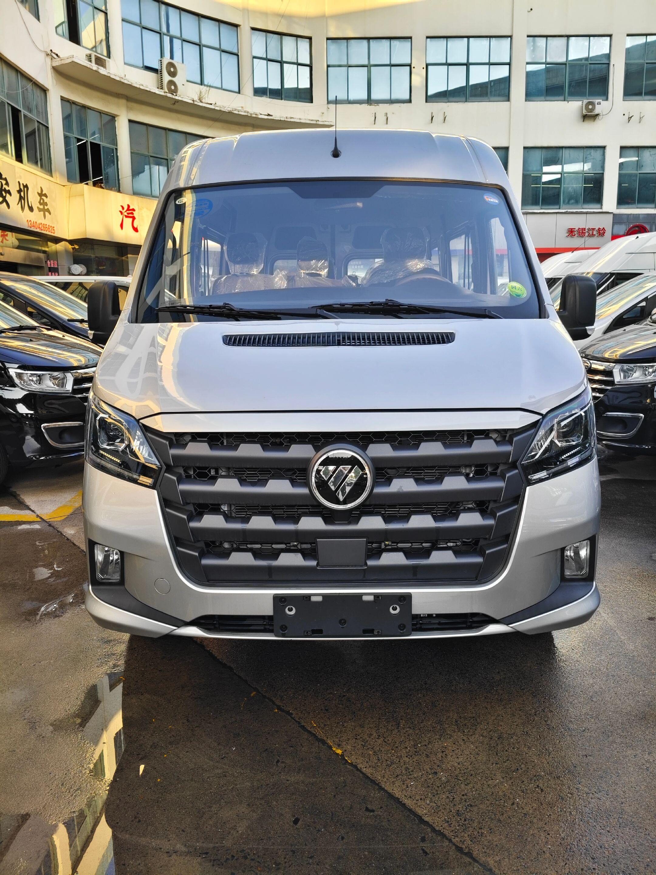 图雅诺X7都市版 多功能车2.0T自动长轴中顶后单胎 5-9座