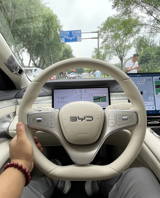 海豹08DM400KM旗舰型展示图2
