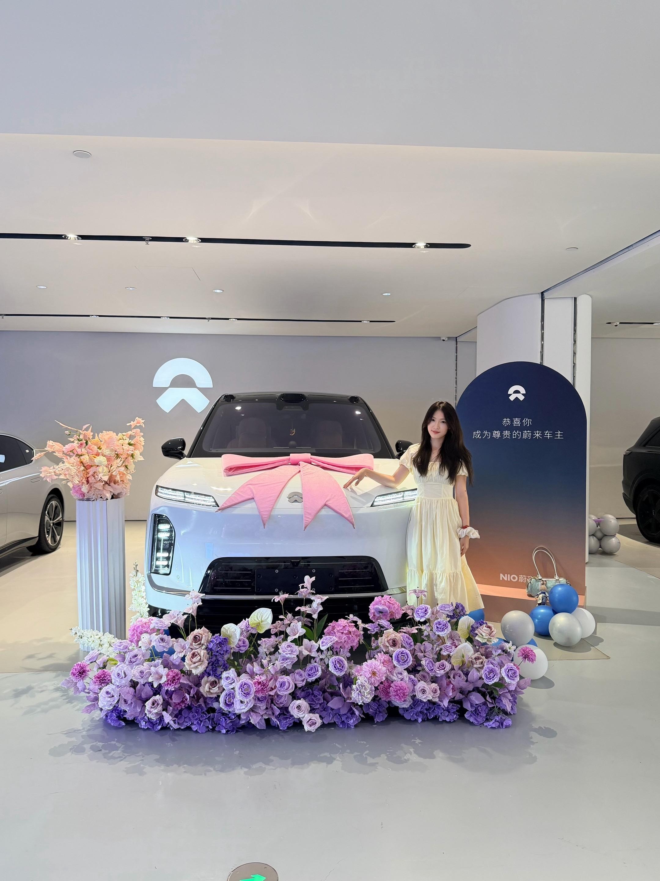 蔚来ES9行政签名版 6座中岛展示图3
