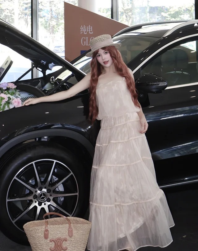 奔驰GLC 350 L 4MATIC 晖银版展示图1