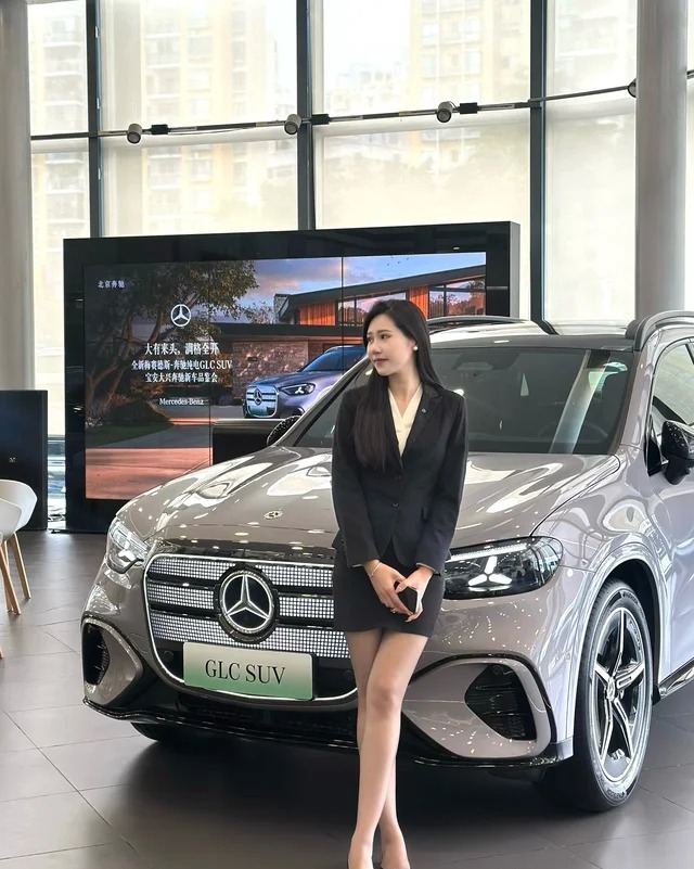 奔驰GLC 350 L 4MATIC 晖银版展示图2