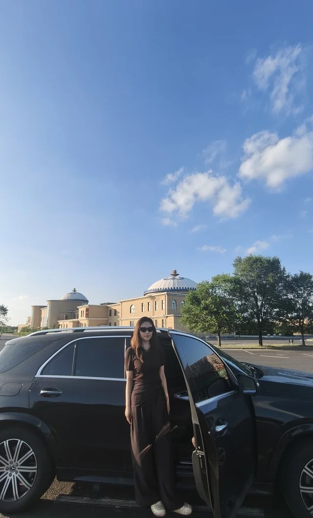 奔驰GLEGLE 350 L 4MATIC 皓雅版展示图2