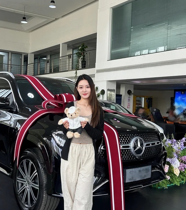 奔驰GLEGLE 350 L 4MATIC 皓雅版展示图3