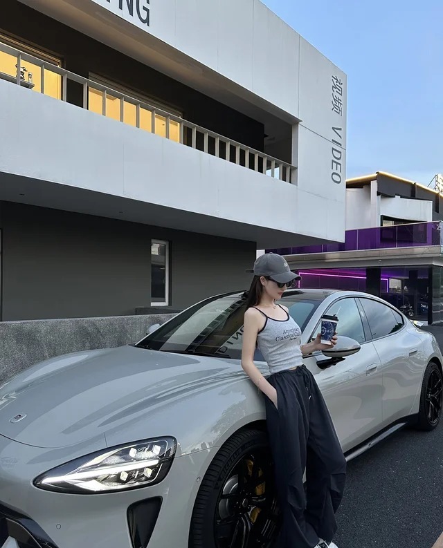 小米Vision Gran Turismo概念车展示图3
