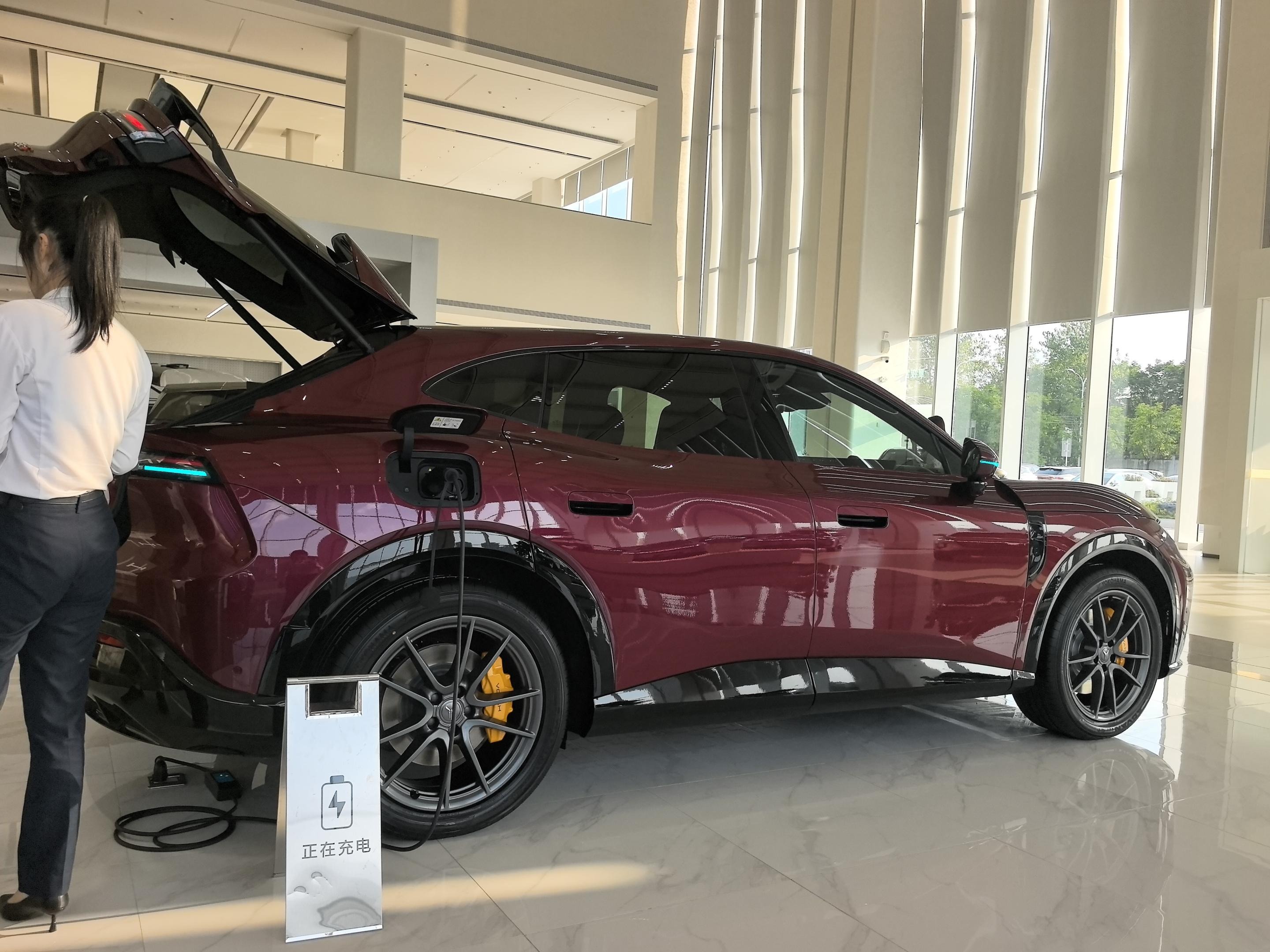 岚图追光S700 四激光四驱Ultra+展示图1