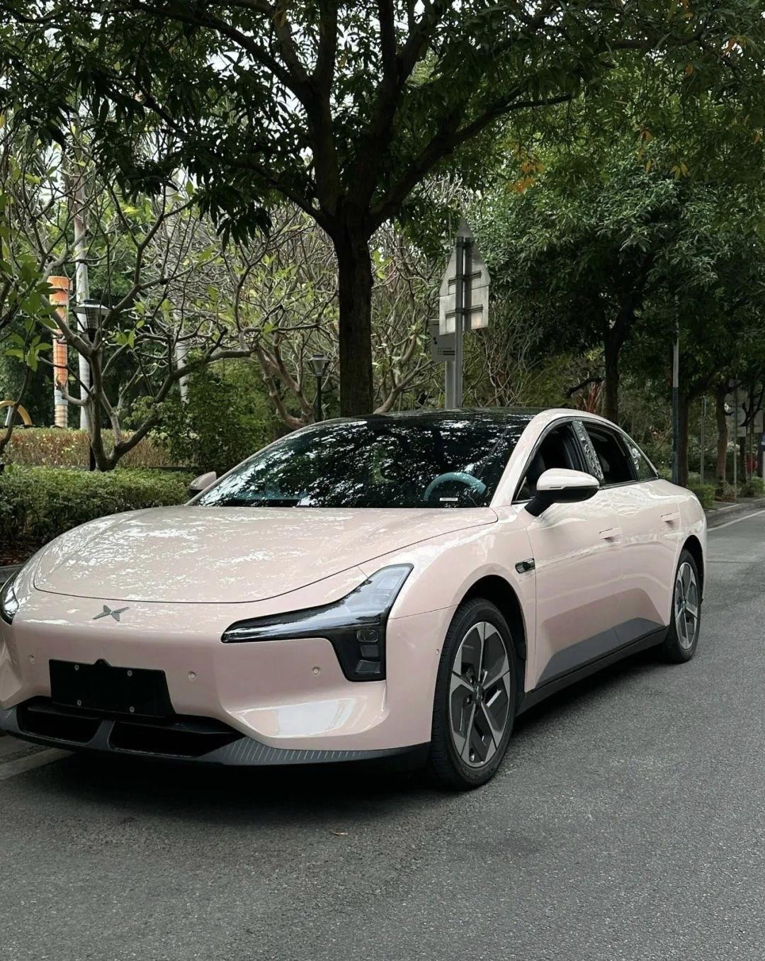 小鹏MONA L05增程 基本型展示图3
