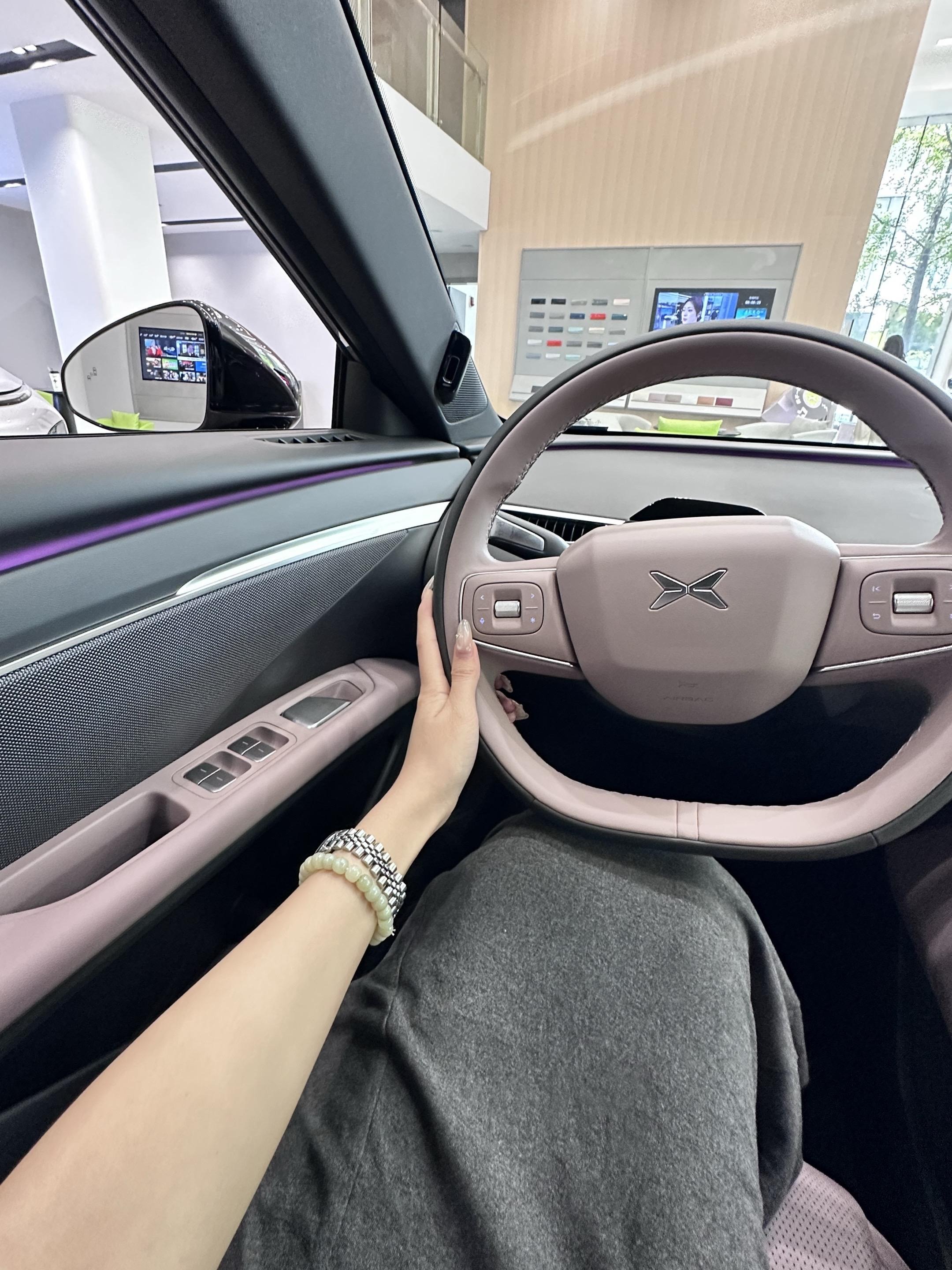 小鹏MONA L05纯电 基本型展示图2