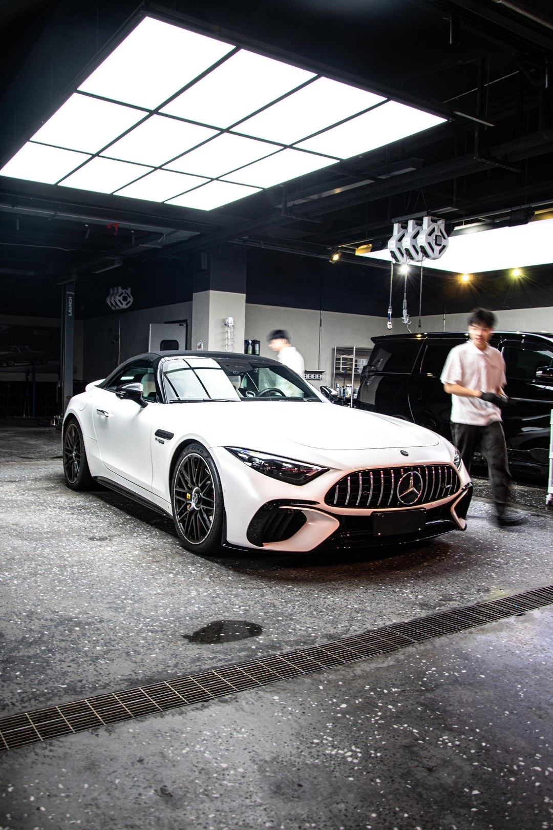 奔驰AMG SL 63 4MATIC+展示图1