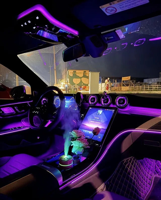 奔驰C 350 L 4MATIC展示图1