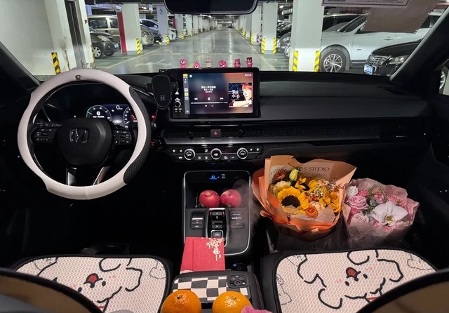 本田CR-V全球30年荣耀款 240TURBO CVT两驱智领5座版展示图2