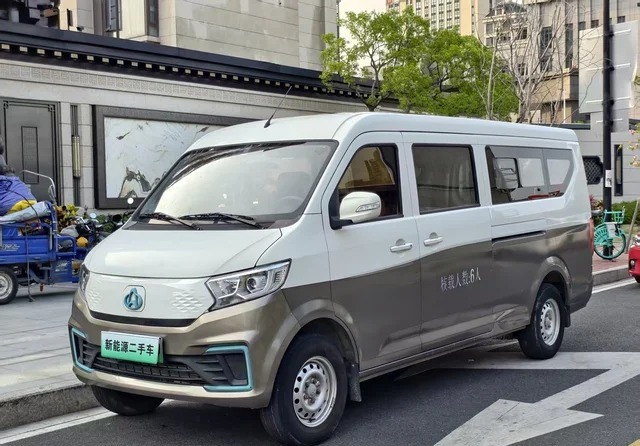 长安V5 EV