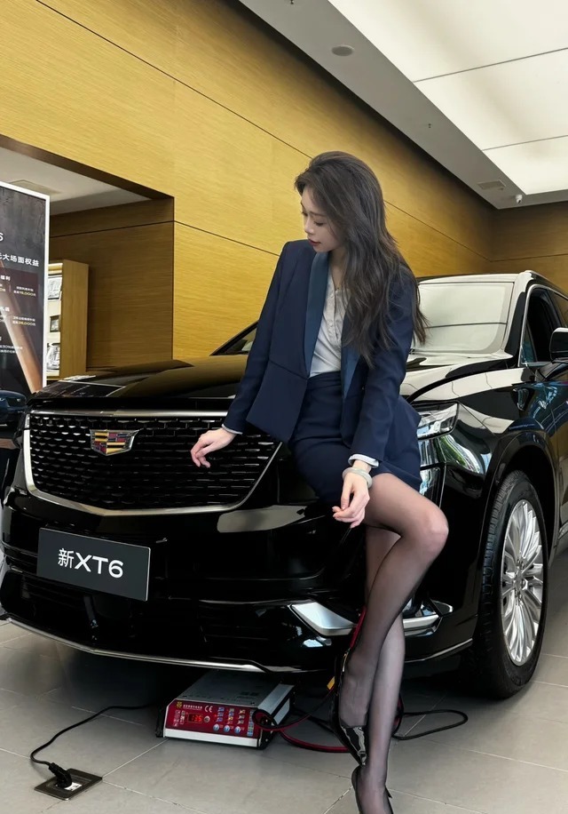 凯迪拉克XT62.0T 铂金行政黑标版展示图1