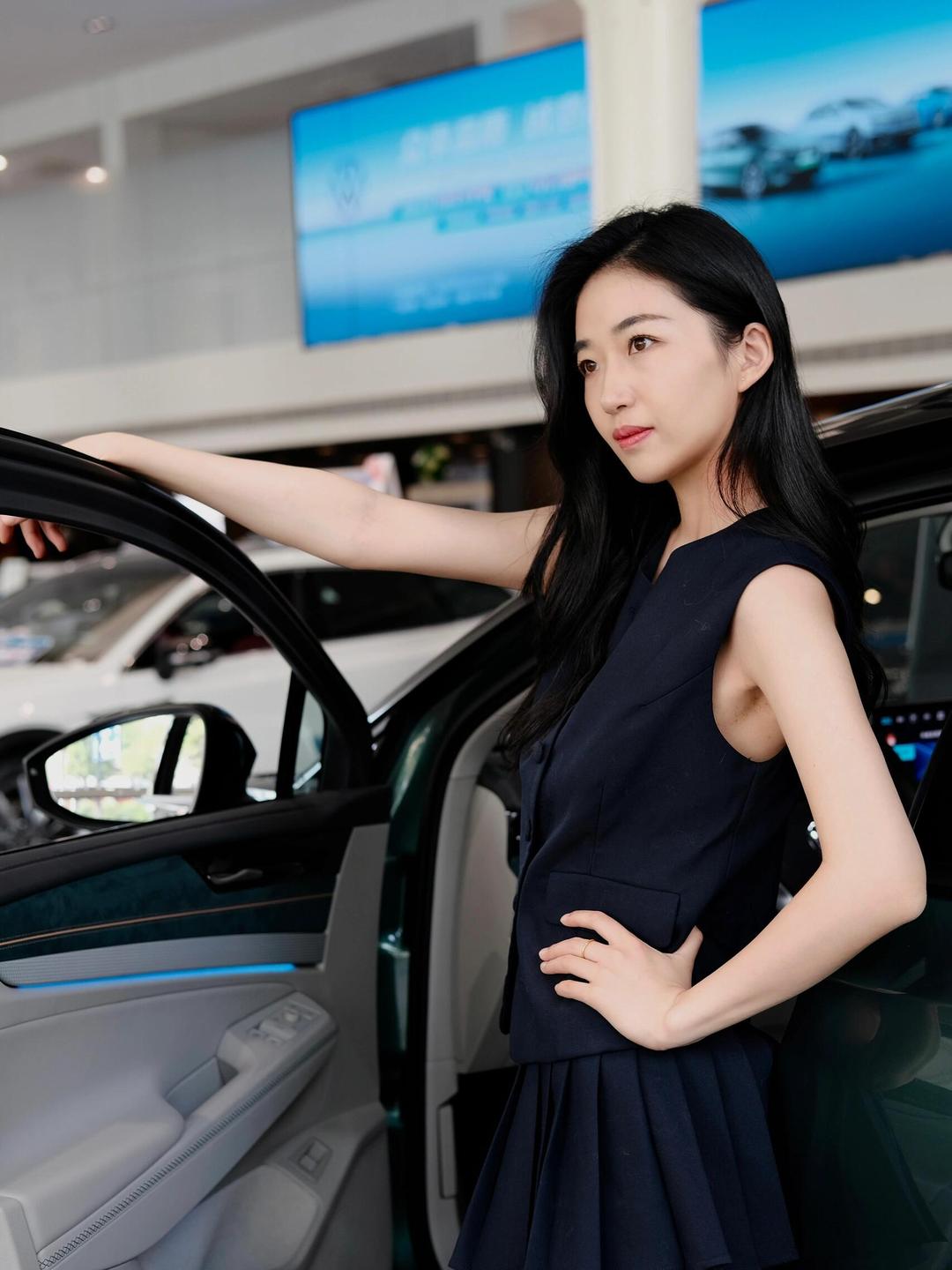 帕里斯帝2.5T 两驱豪华版 7座展示图2