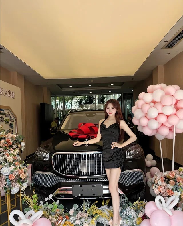 迈巴赫GLS 600 4MATIC 极夜版展示图2