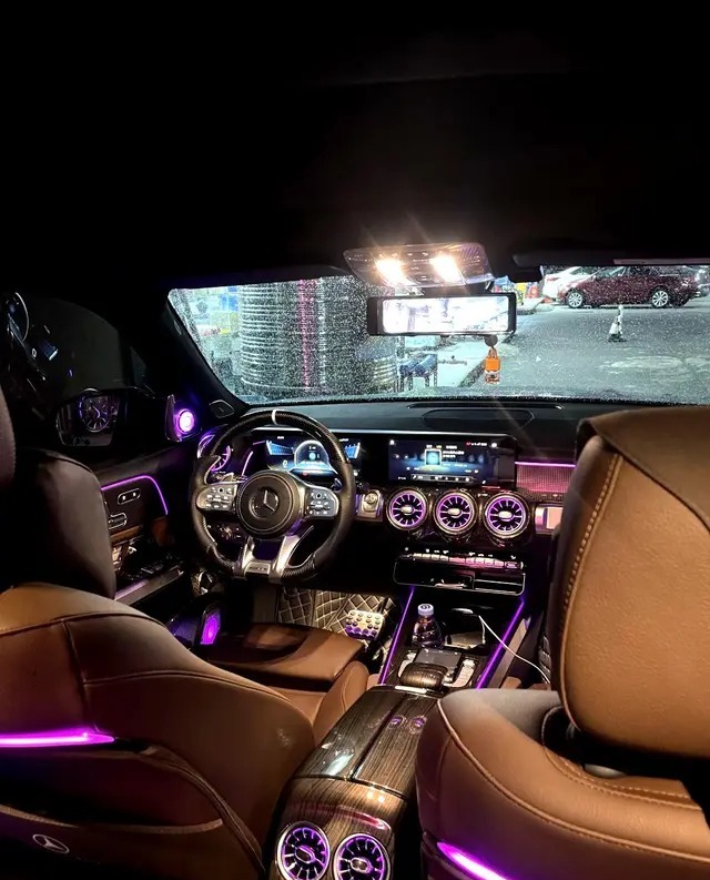 奔驰AMG GLB 35 4MATIC展示图1