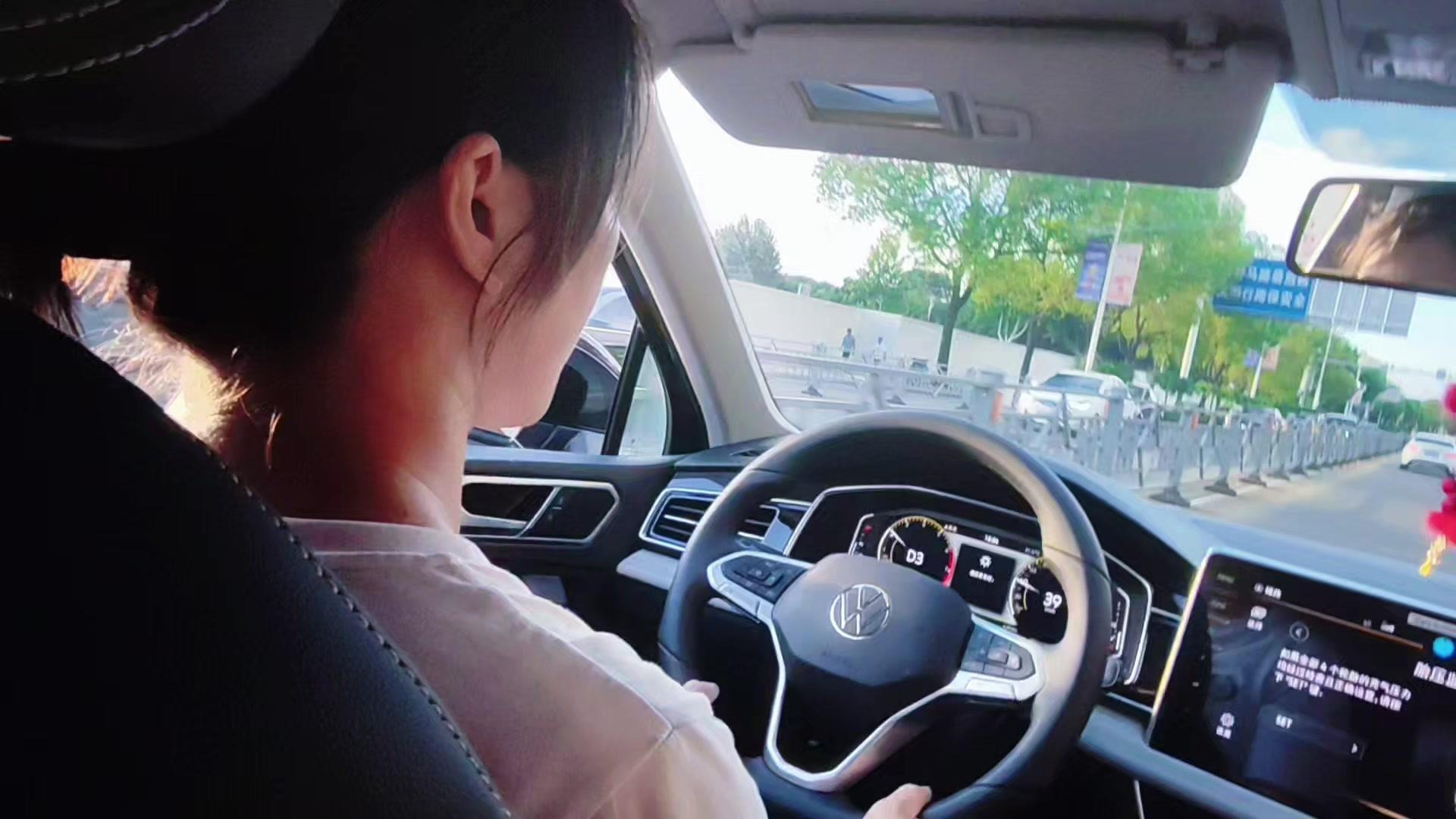 途观LPro 380TSI 两驱智行版展示图3