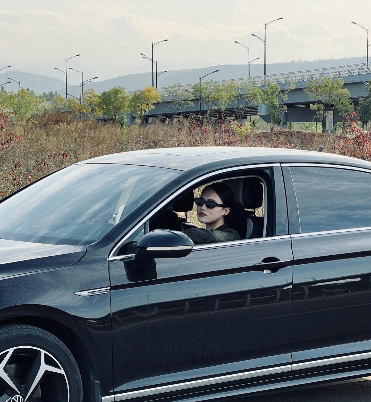 迈腾300TSI 尊享版展示图2