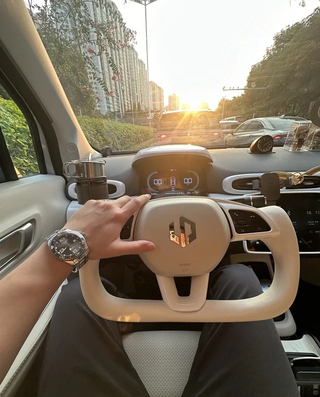 零跑T03310舒享版展示图3