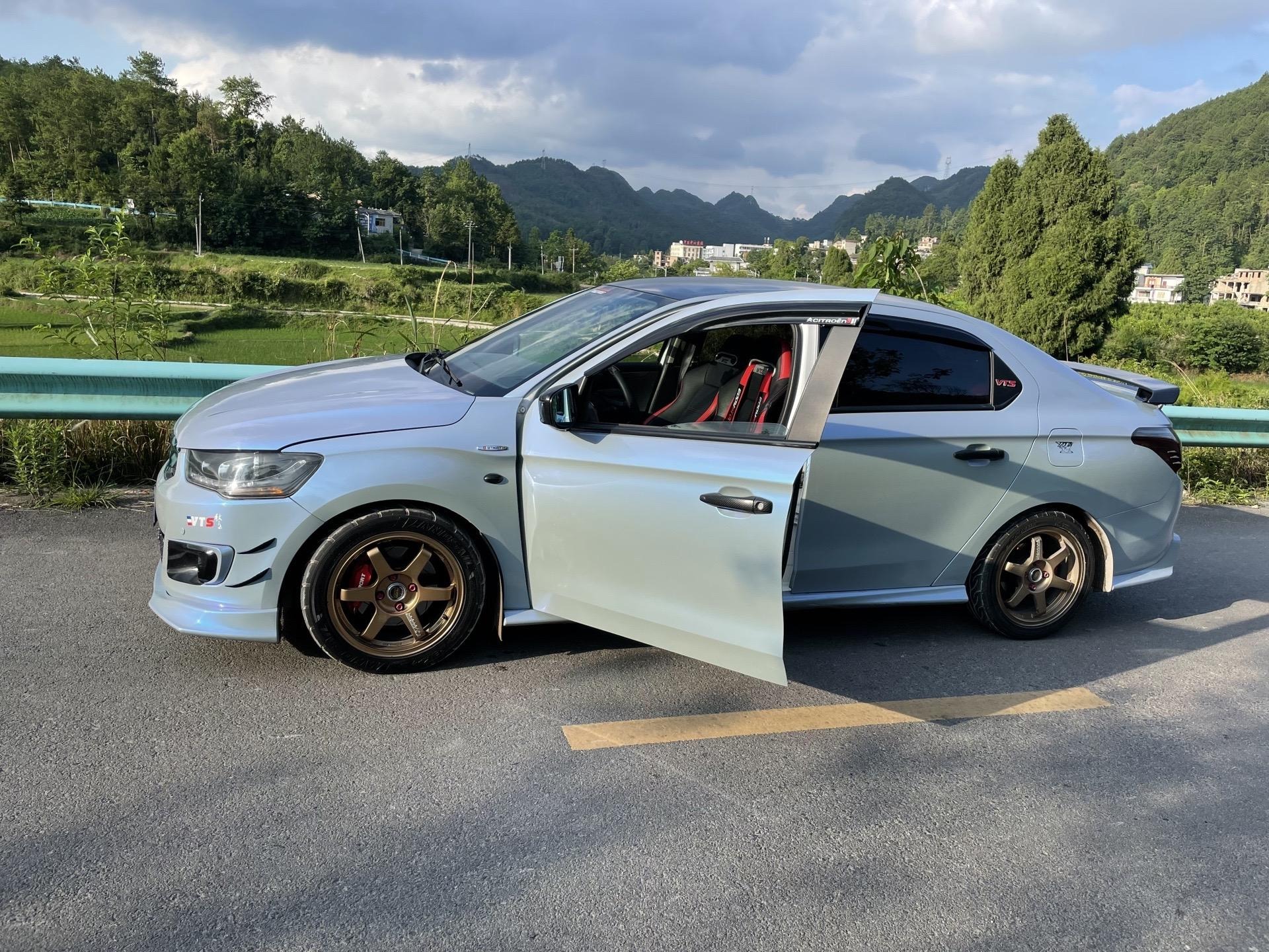 e爱丽舍300km 自动智教版展示图1