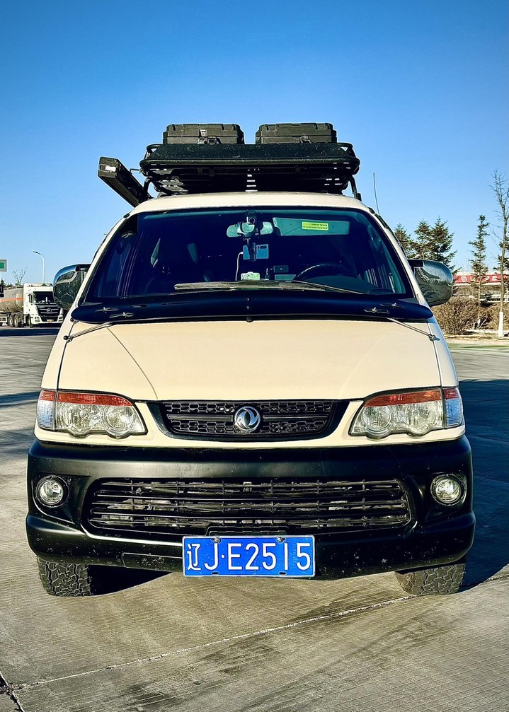 菱智M5 1.5T 长轴豪华型7座展示图1