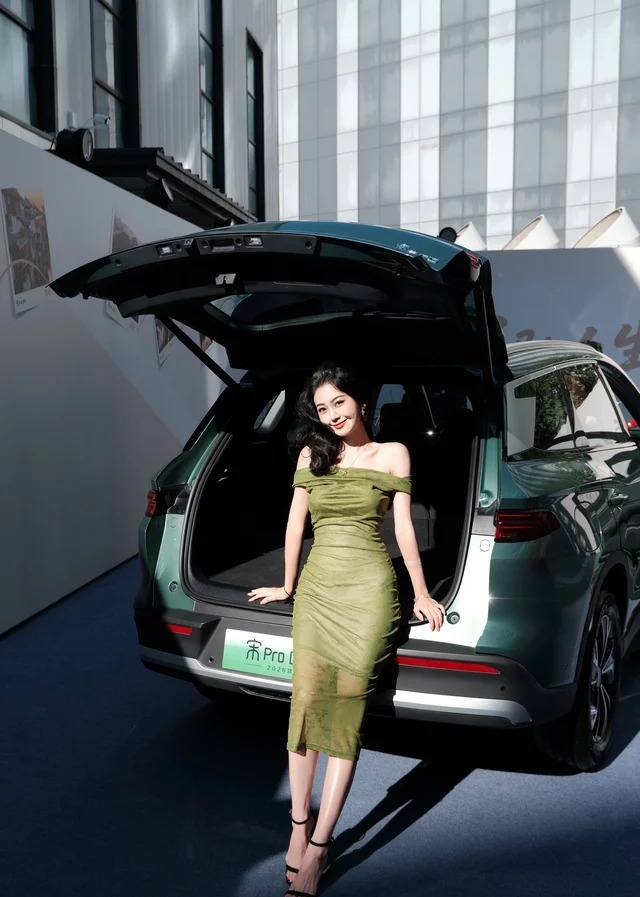 宋PLUS EV智驾版 605KM旗舰型展示图3