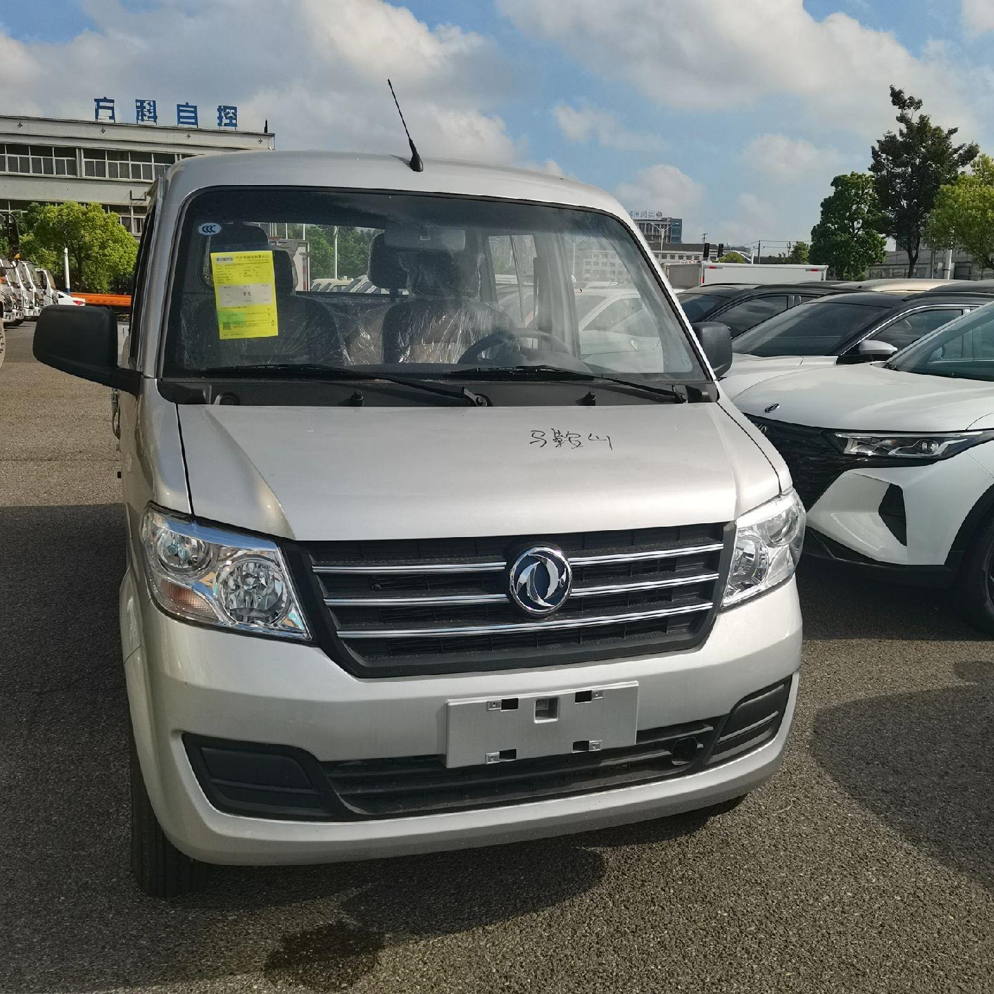 东风小康C32S 1.6L 精典型展示图3
