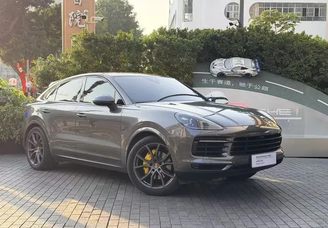 保时捷Cayenne E-Hybrid Coupé 2.0T展示图3