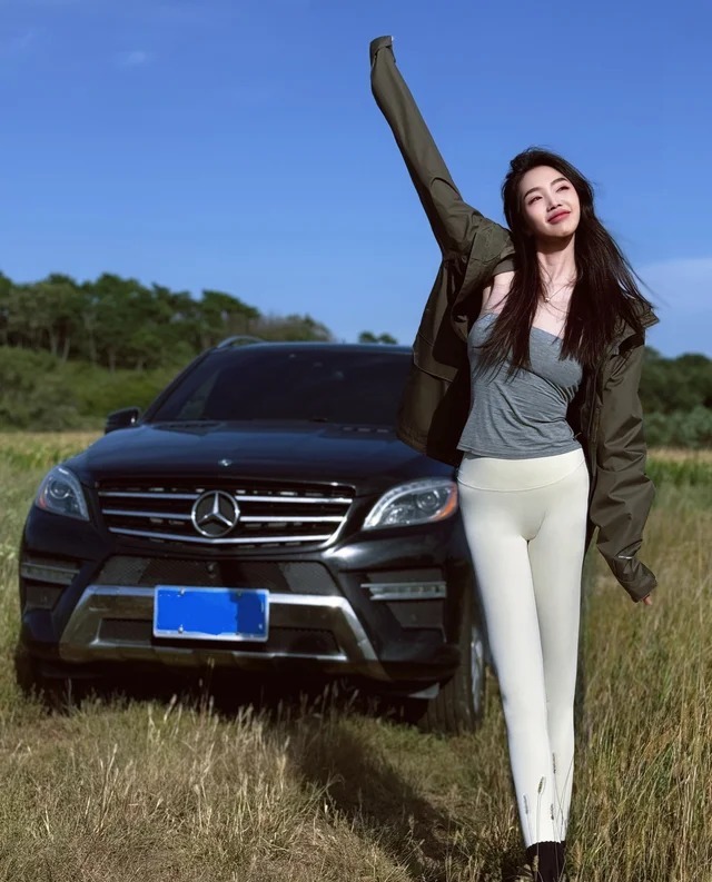 奔驰G 580 首发特别版展示图3