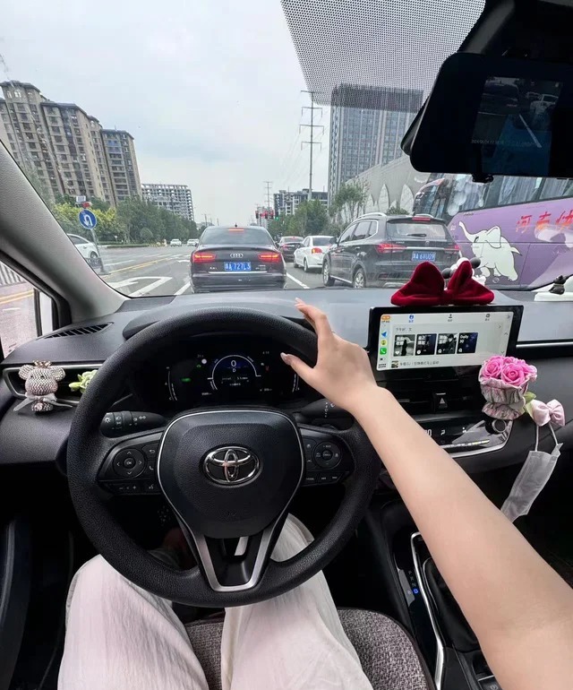 锋兰达2.0L CVT舒适版展示图1