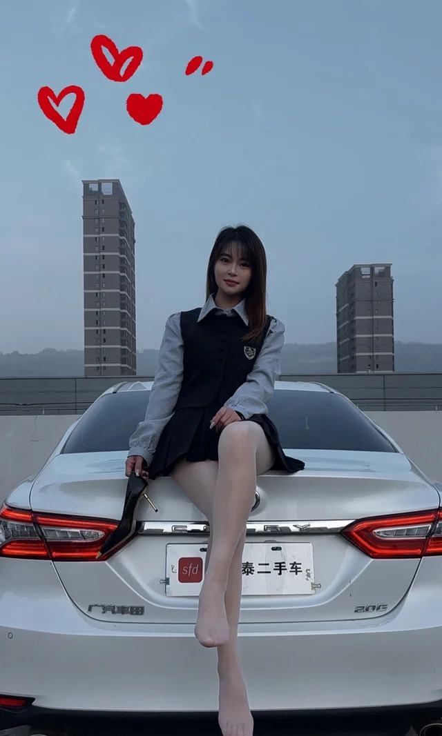 卡罗拉锐放2.0L CVT 先锋版展示图2