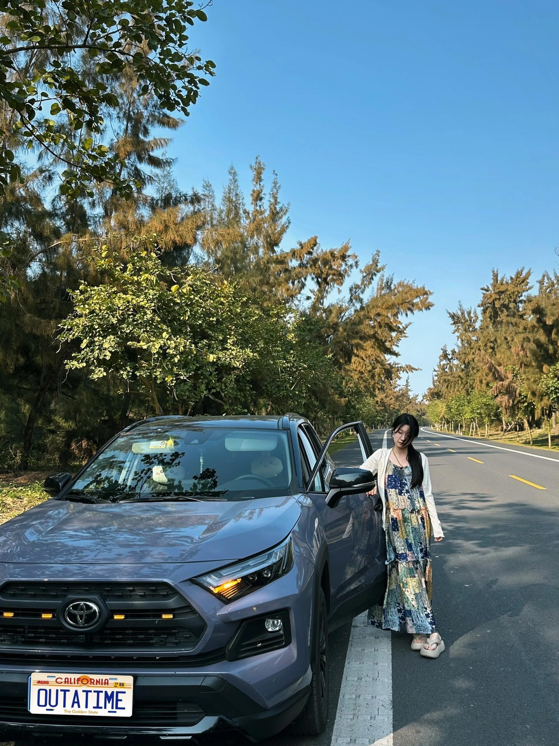 RAV4荣放2.0L 两驱豪华版展示图2