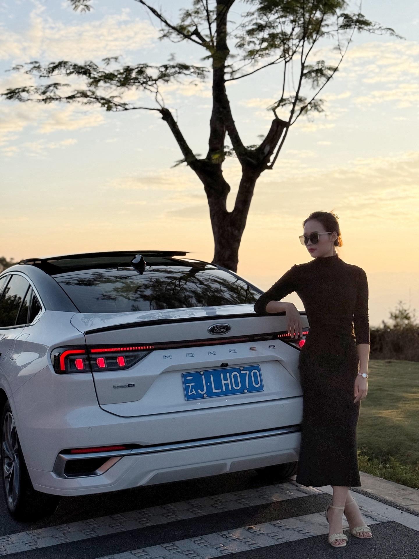 蒙迪欧2.0T EcoBoost E 混动 运动版 ST-Line展示图3