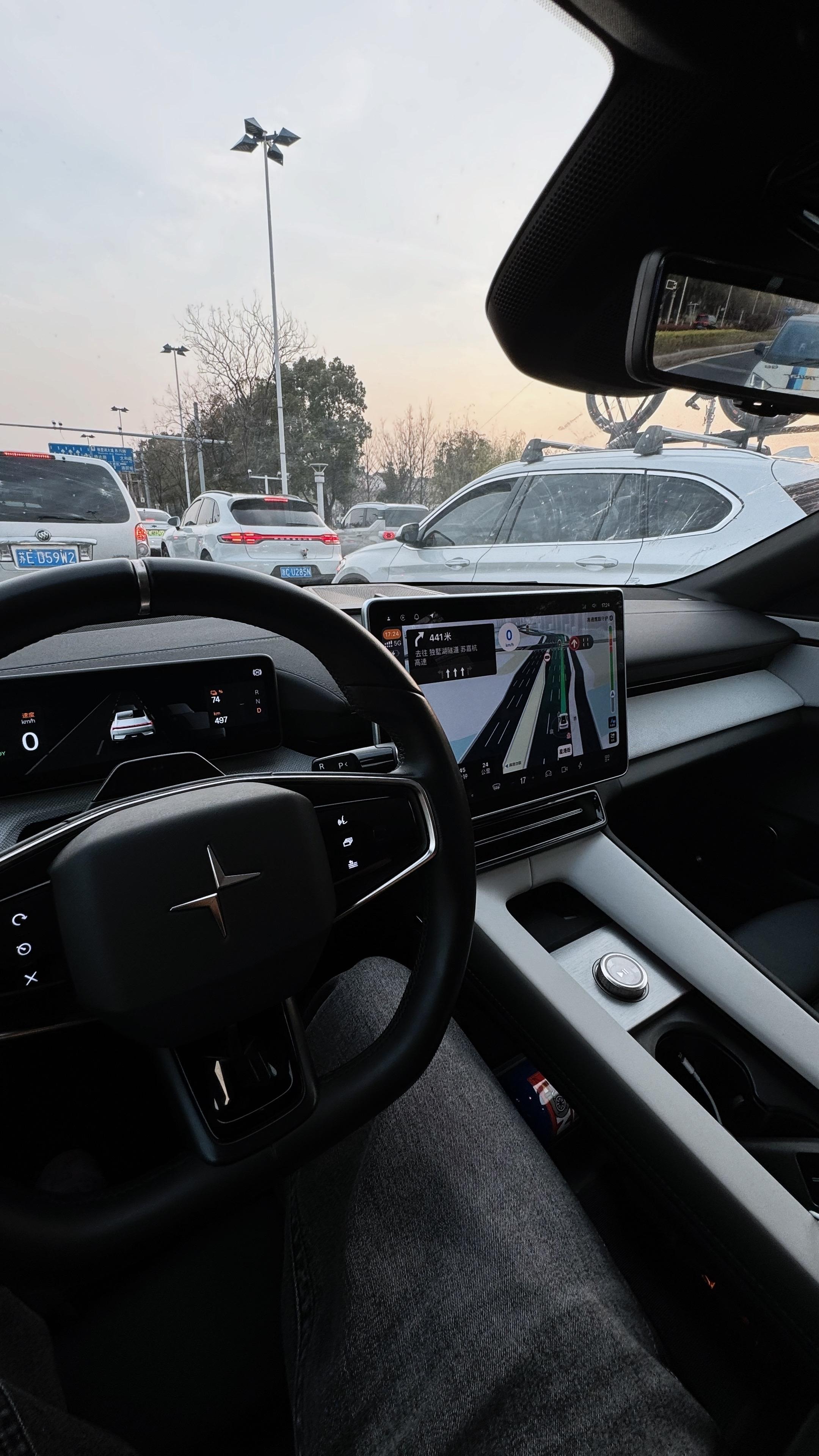 Polestar 4豪华版展示图1