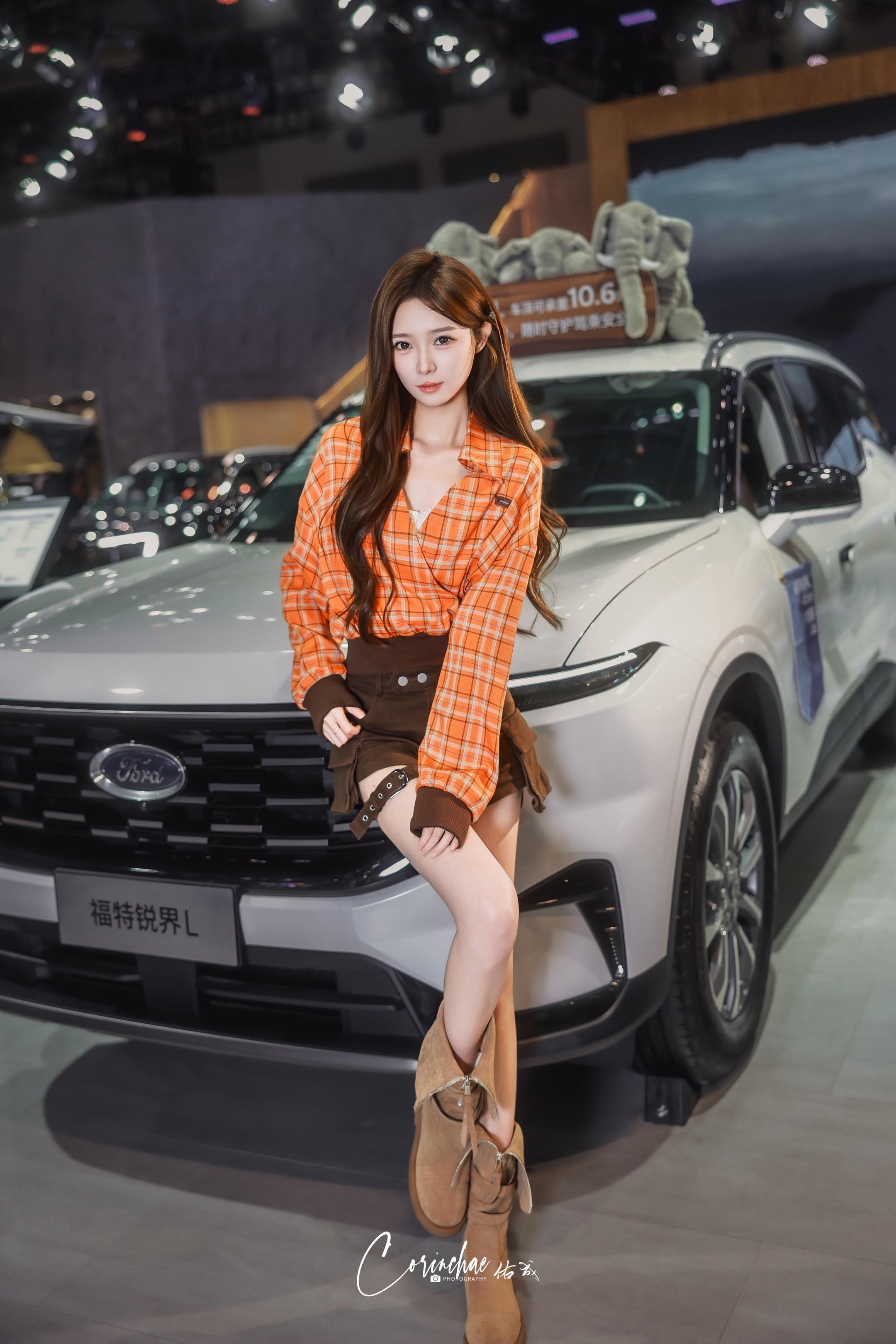 锐界锐界L 2.0T EcoBoost E混动四驱七座旗舰型展示图2