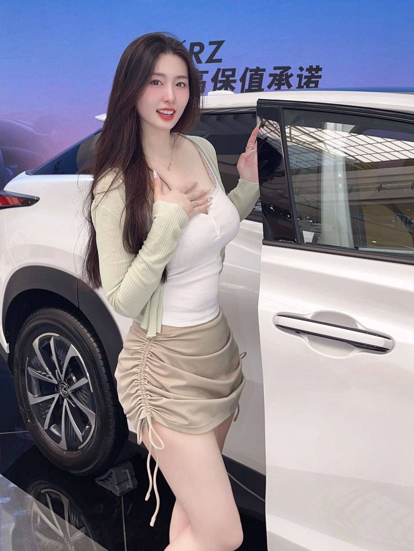 雷克萨斯RX PHEV450h+ 四驱畅享版展示图1
