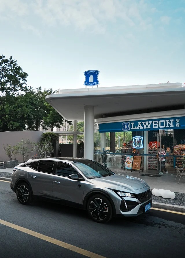 标致408X改款 1.6T RS版展示图3