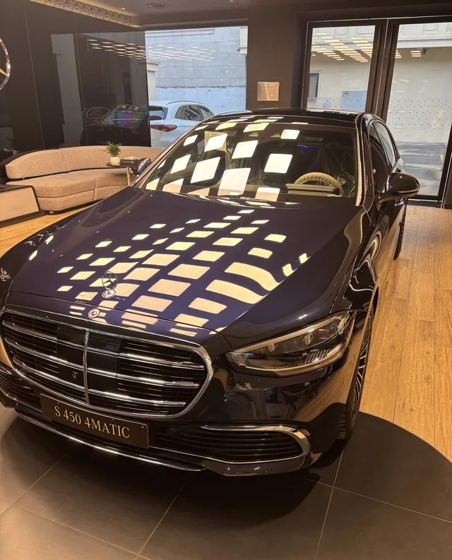 奔驰AMG S 63 L E Performance展示图1