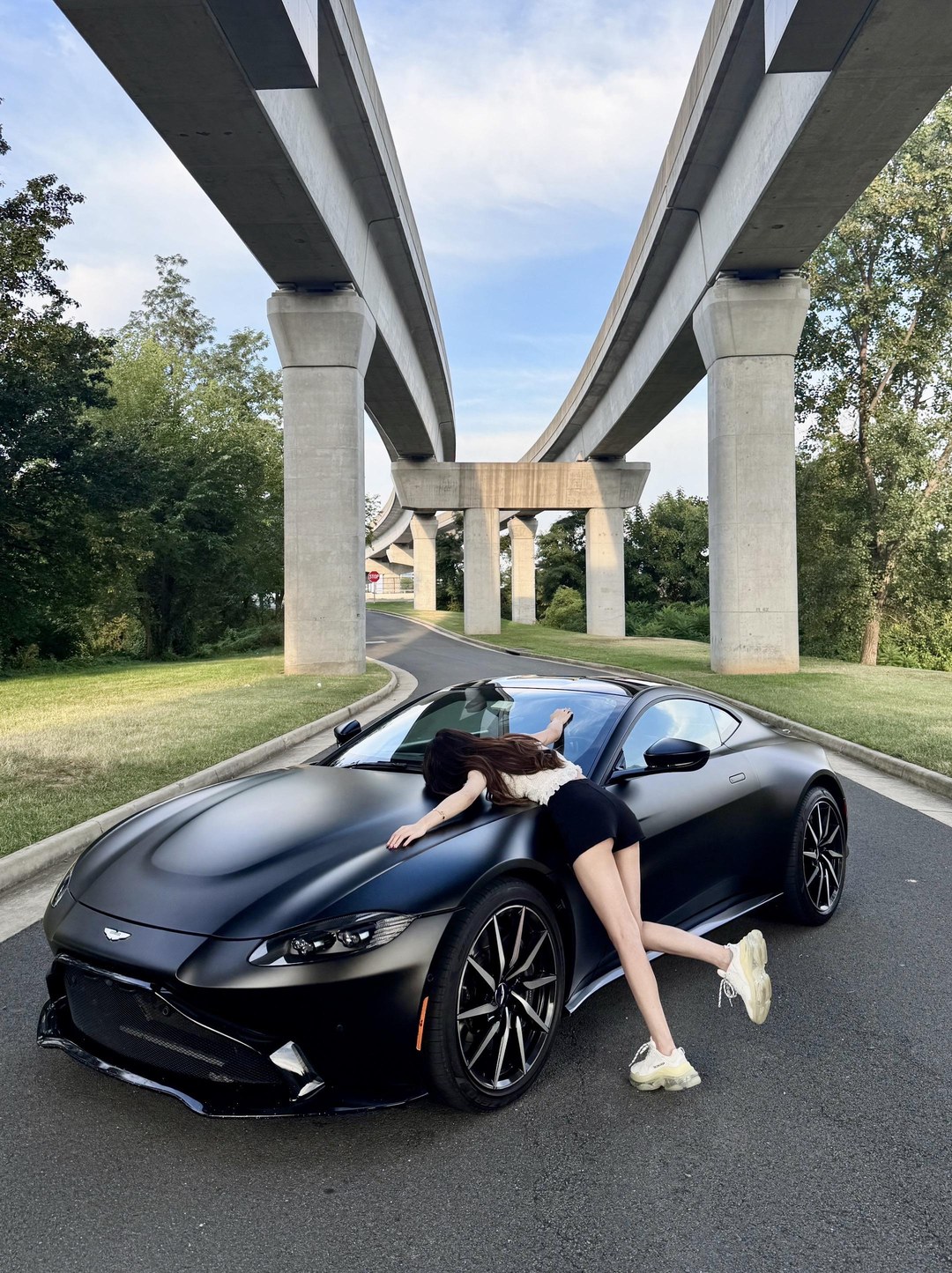 Vantage4.0T V8  S Coupe展示图3