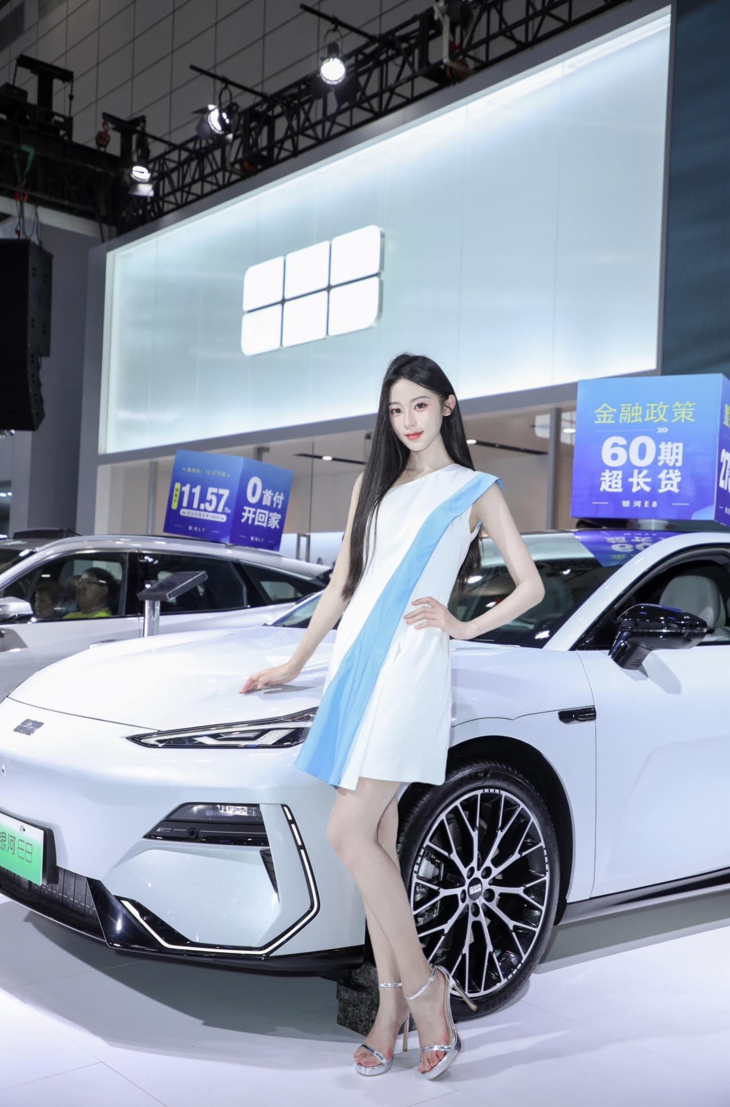 星锐2.0T 手动中轴中顶 悦系列 9座展示图1