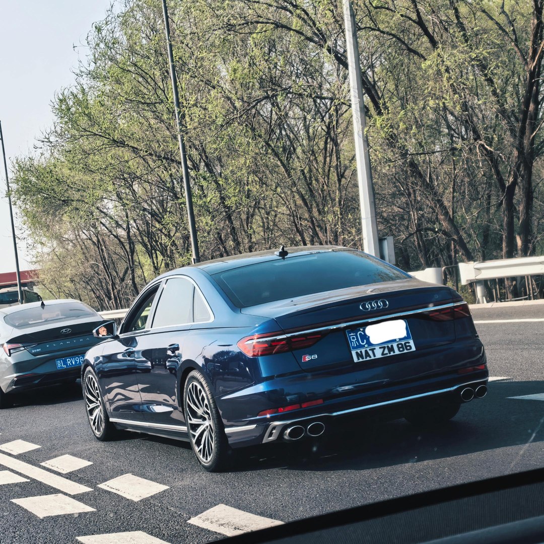 奥迪S8S8L 4.0TFSI quattro展示图3