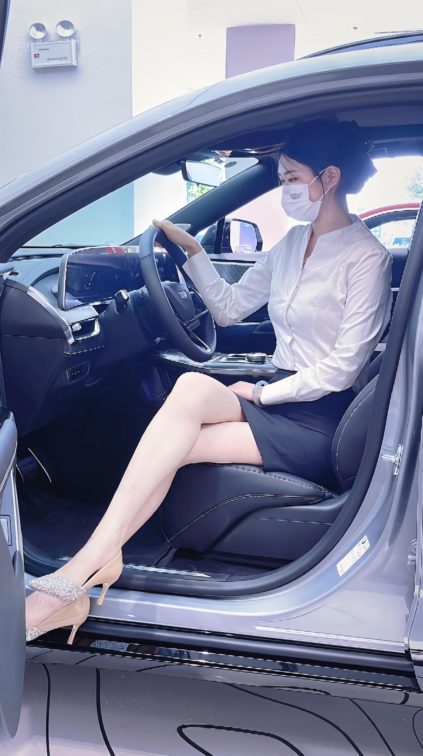 凯迪拉克XT528T 四驱豪华型展示图2