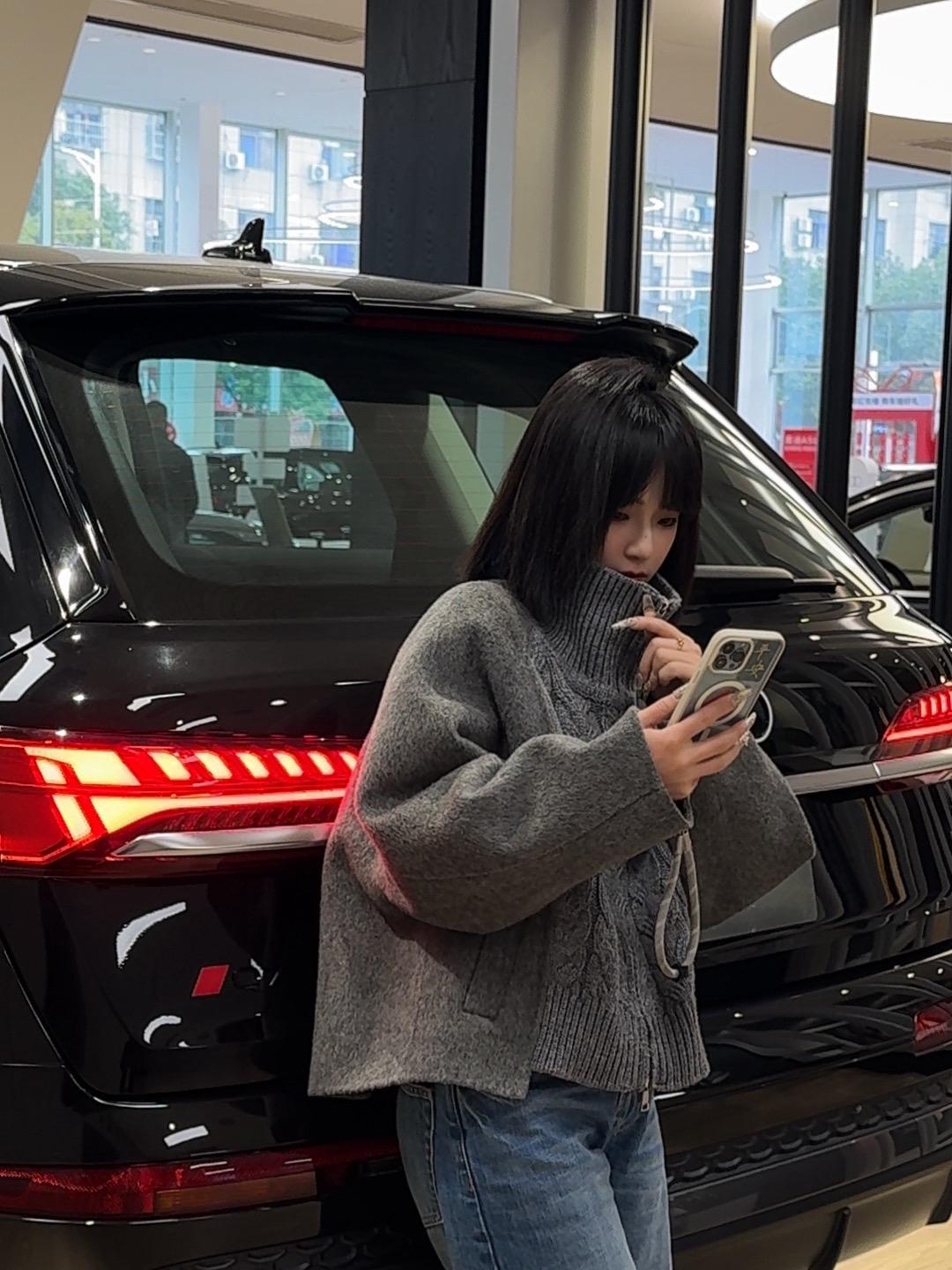 奥迪Q755 TFSI quattro S line黑武士型展示图3