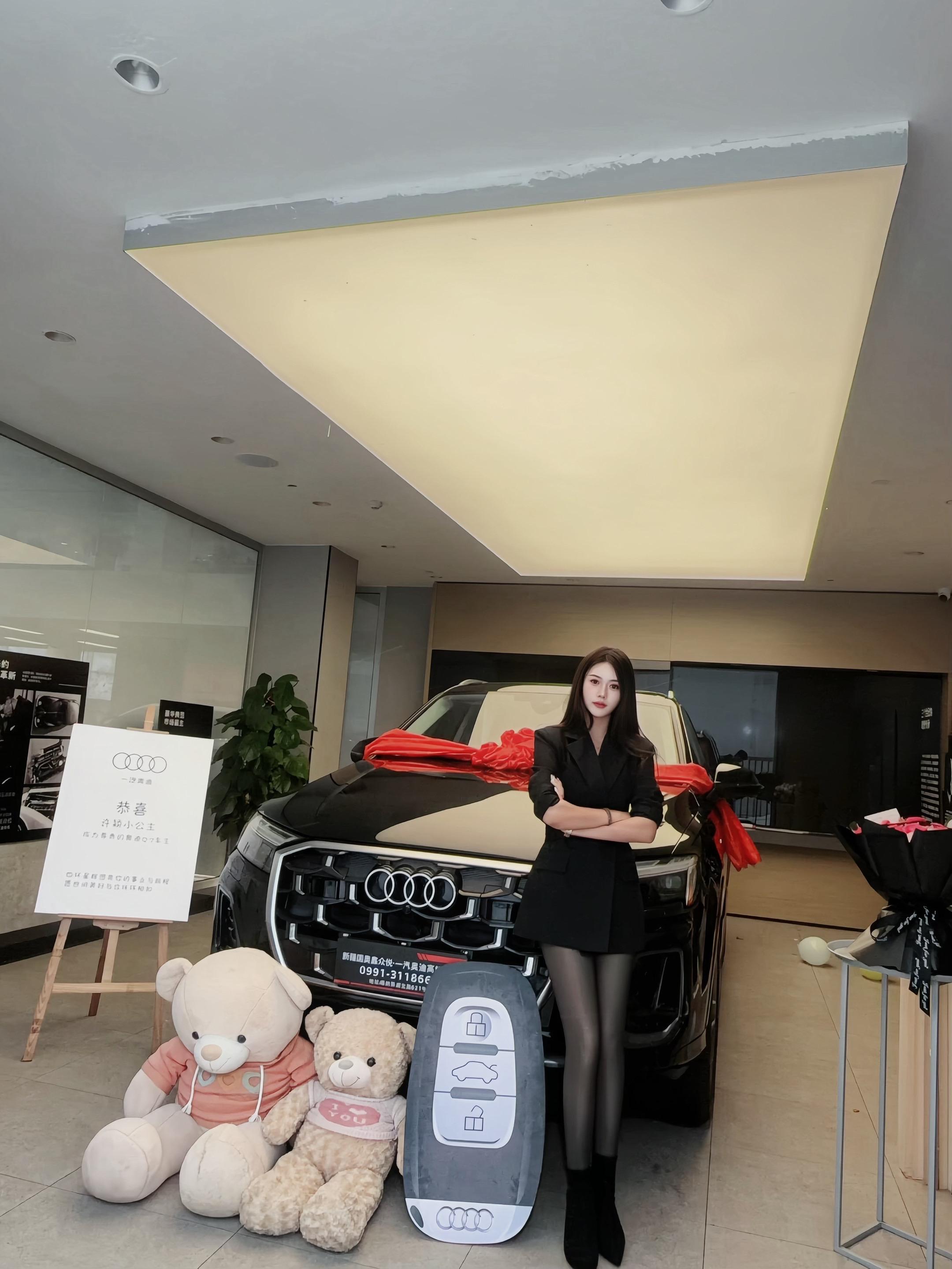 奥迪Q745 TFSI quattro S line运动型展示图1