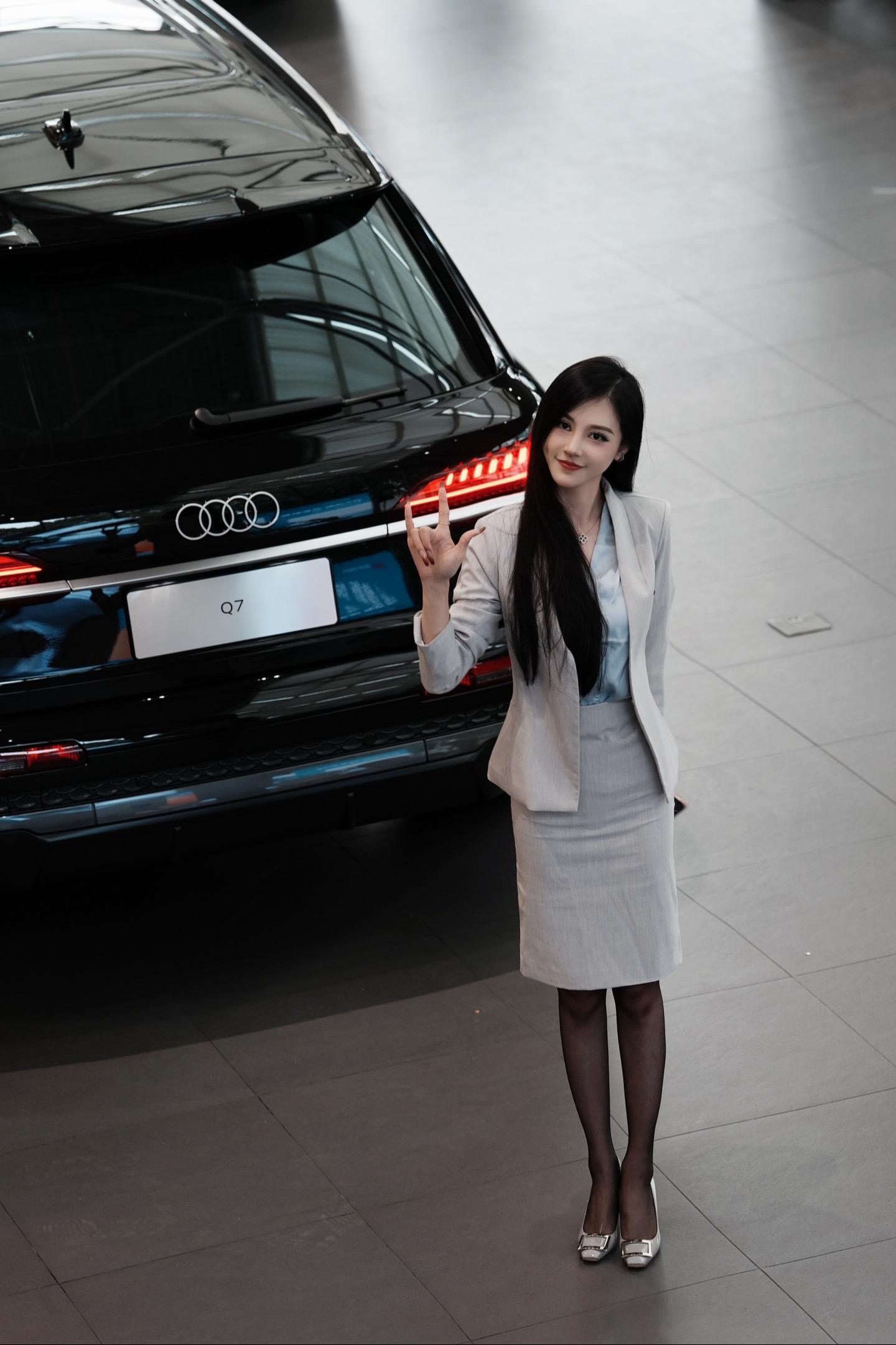 奥迪Q745 TFSI quattro S line运动型展示图3
