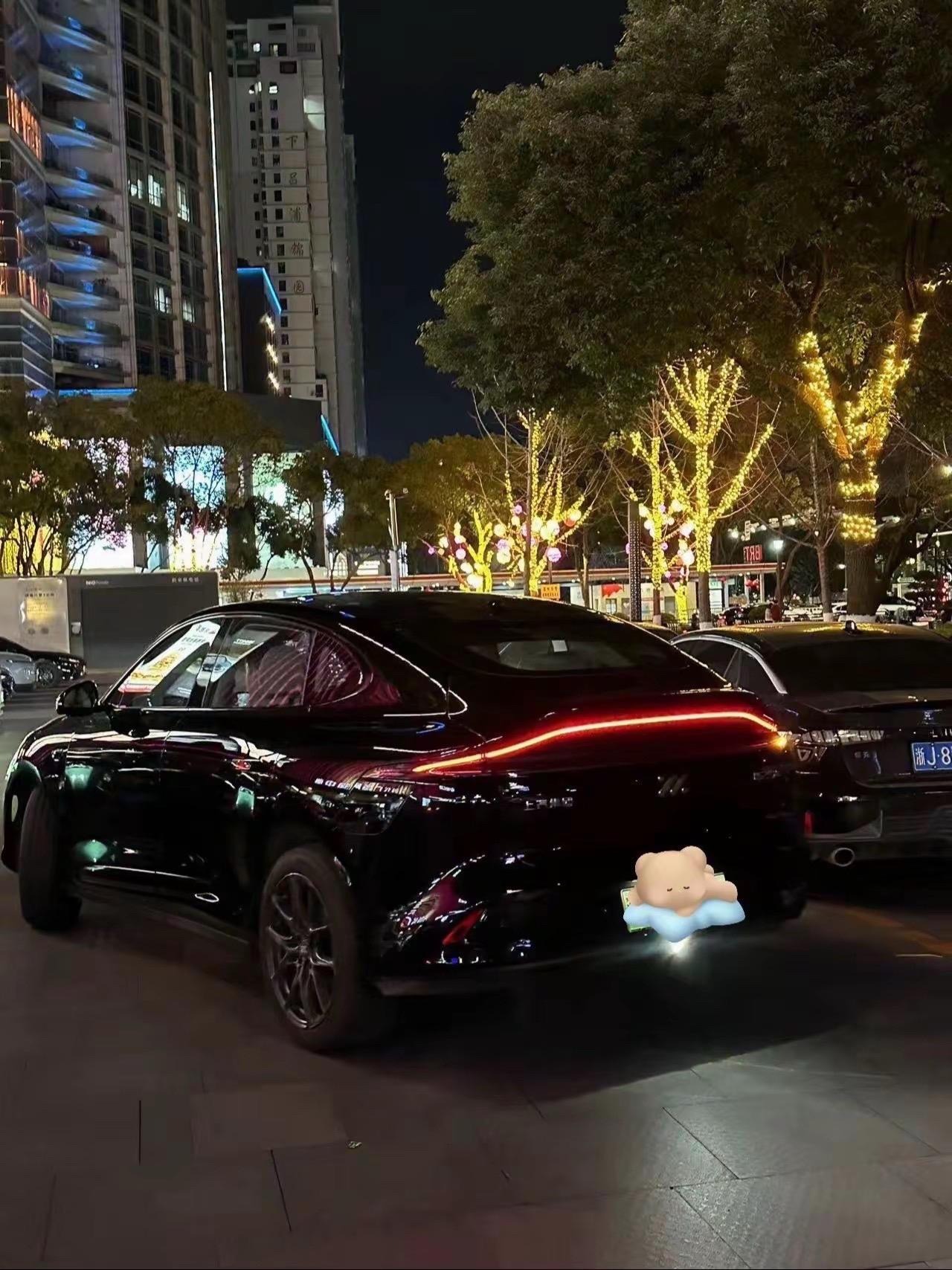智己LS6增程 66 Max展示图3