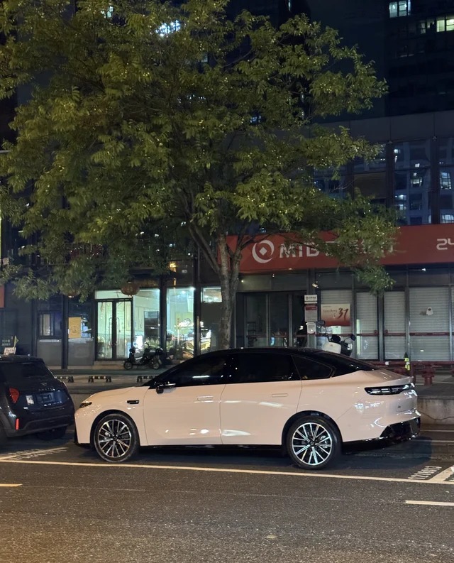 零跑B01550悦享版展示图1