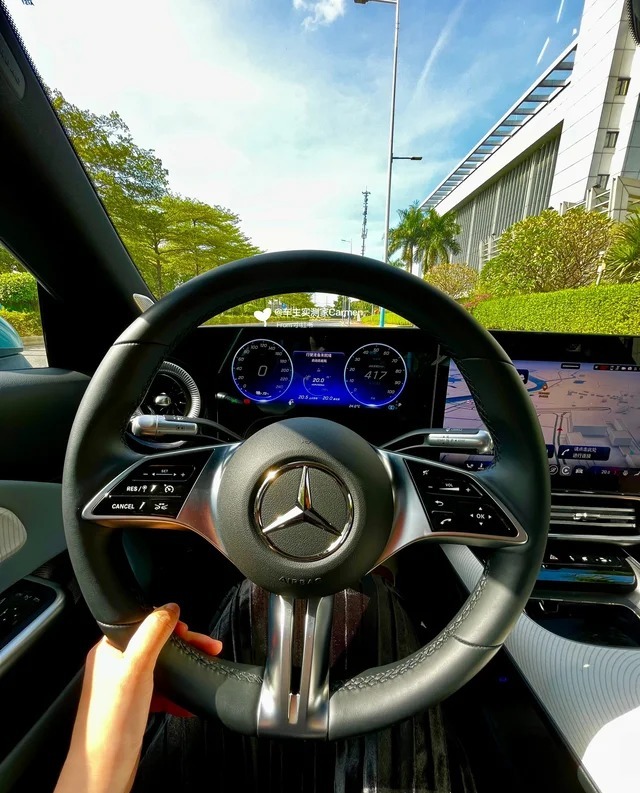 奔驰CLA 350 4MATIC AMG Line展示图3