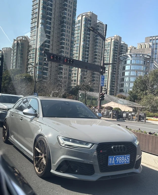 奥迪RS 6RS 6 Avant GT展示图3